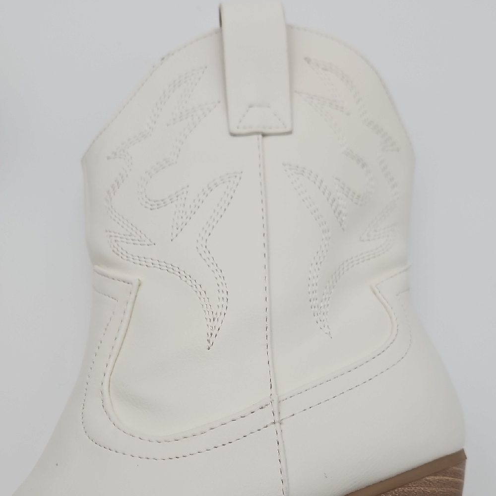 Soda White Pointed Toe Western Ankle Boots - Picture 9 of 12